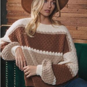 Oddi knit scalloped edge sweater